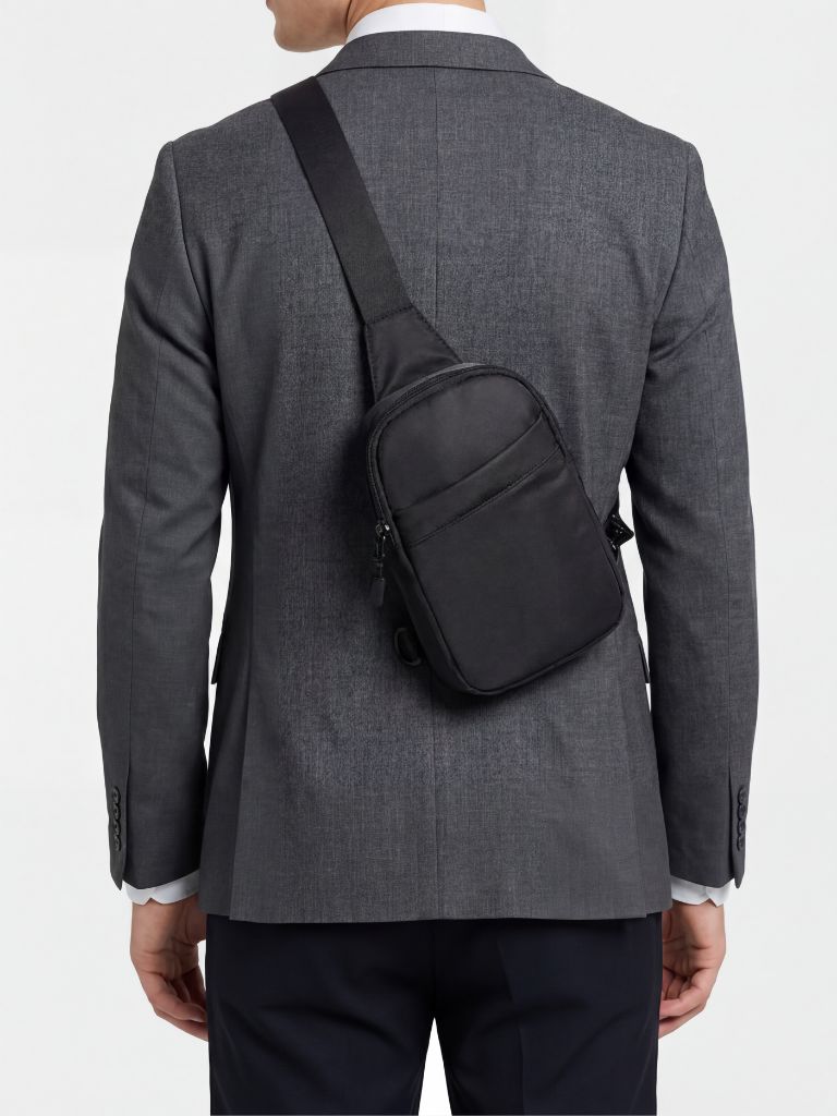Small Essential Chest Bag - Montierri
