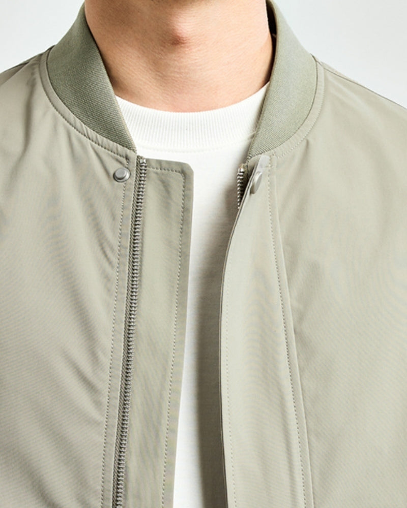 Minimalist Bomber Jacket — Avelmontis