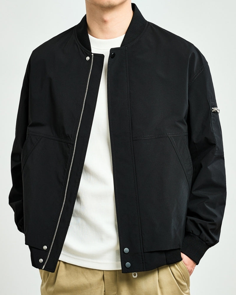 Minimalist Bomber Jacket — Avelmontis