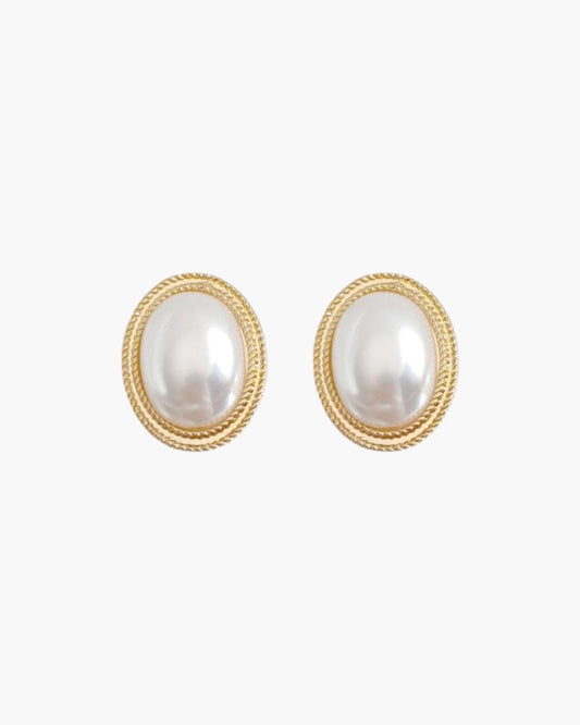 Radiance Oval Pearl Studs — Avelmontis