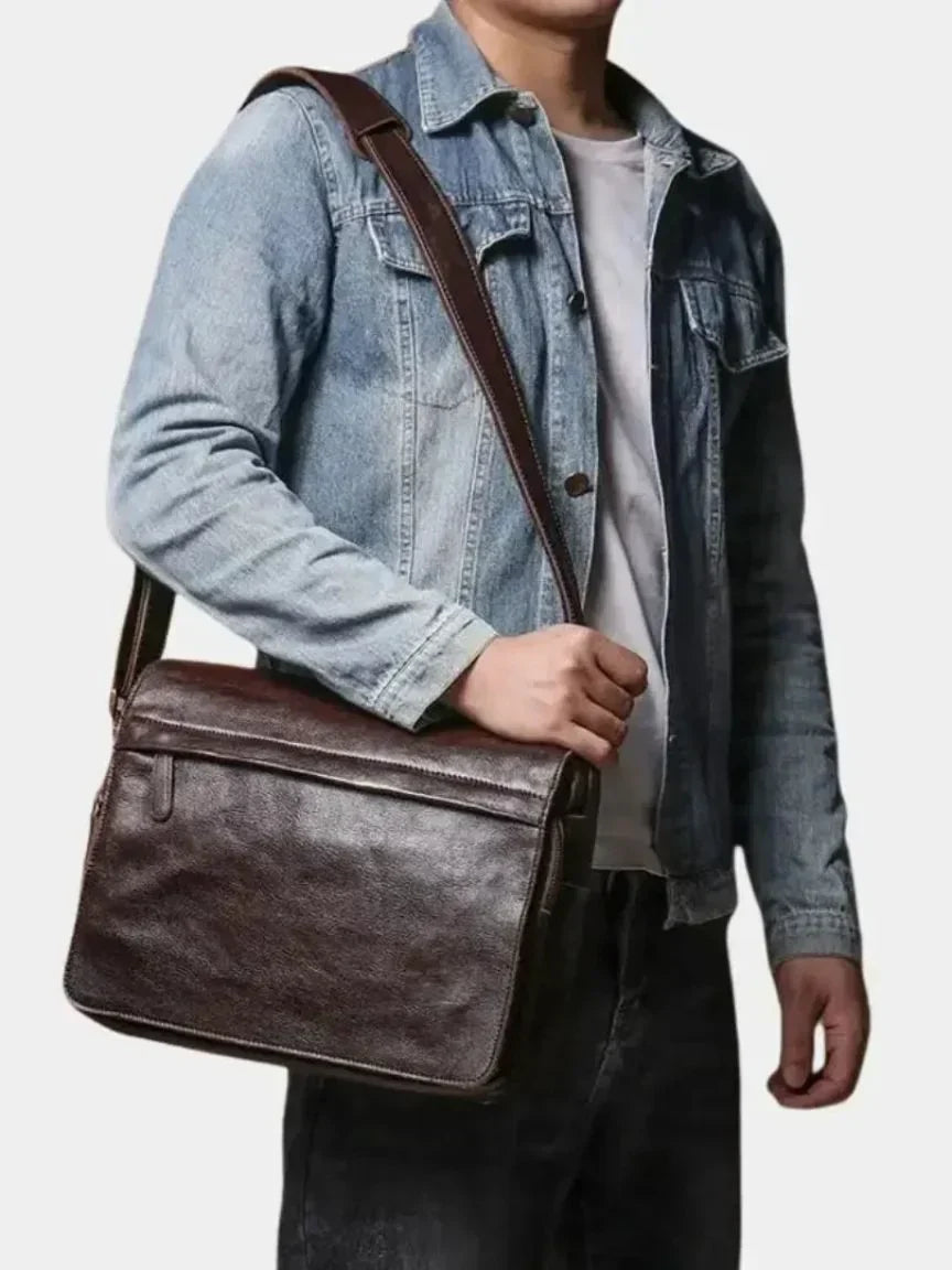 Classic Messenger Leather Bag | Bellmont Society