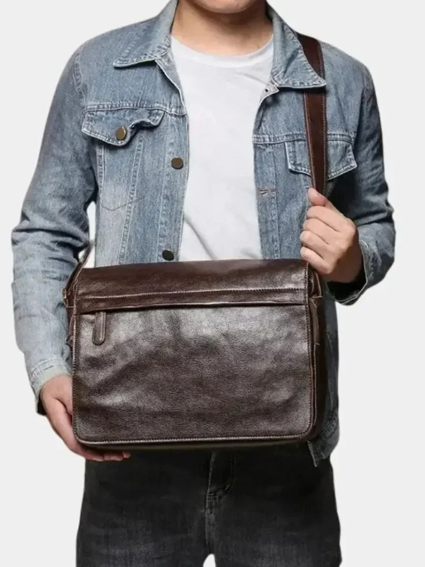 Classic Messenger Leather Bag | Bellmont Society