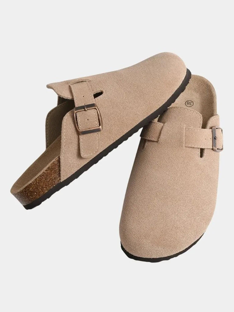 Essential Suede Clogs — Avelmontis