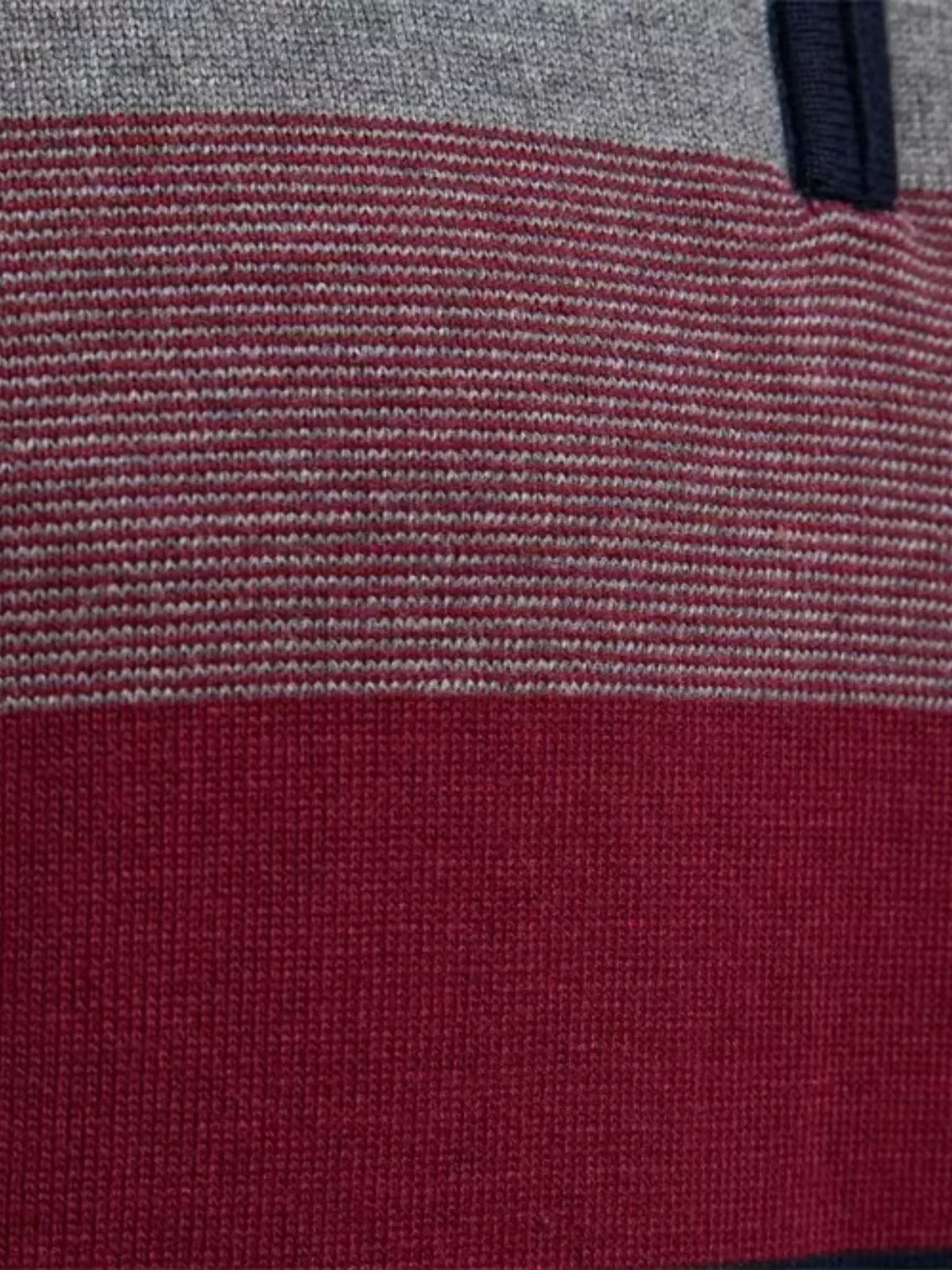 Minimalist High Collar Sweater — Avelmontis