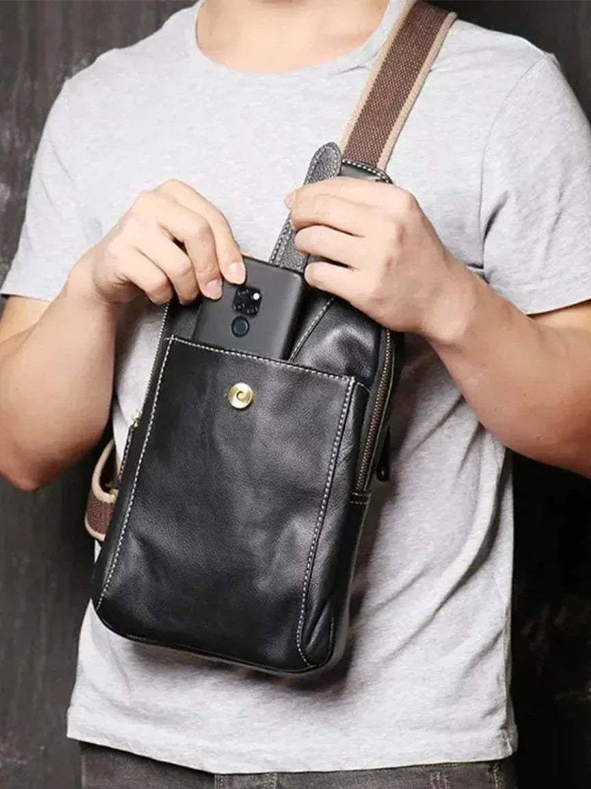 Minimalist Leather Shoulder Bag — Avelmontis