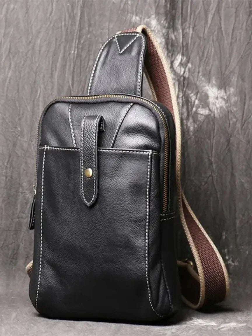 Minimalist Leather Shoulder Bag — Avelmontis