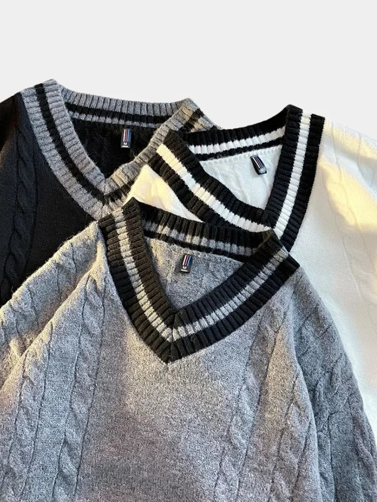 Minimalist V-Neck Sweater — Avelmontis